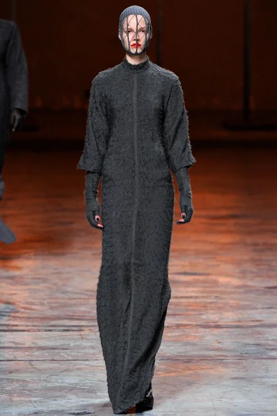 Look 13